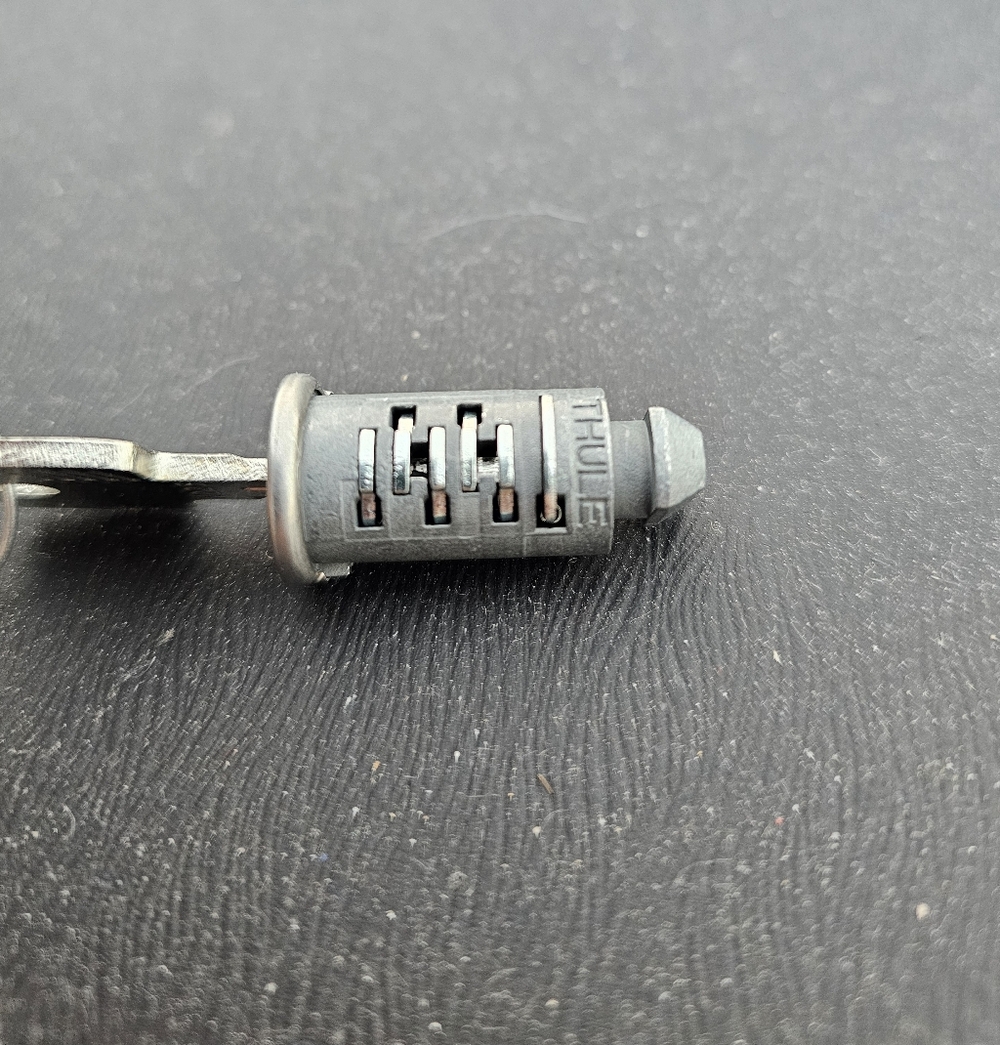 Thule Lock Cylinder Core with Keys
